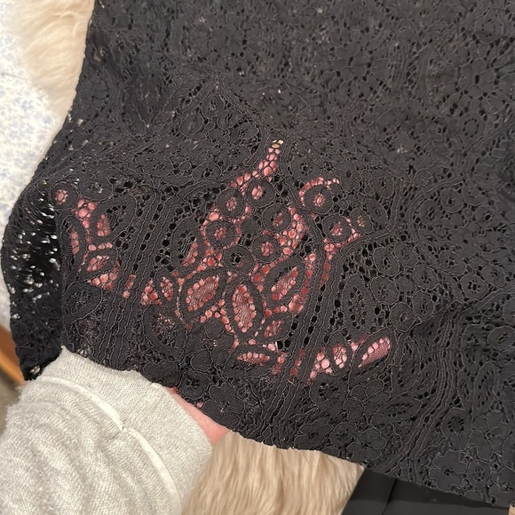 Black sheer lace top with bow tie back - Picture 2 of 6